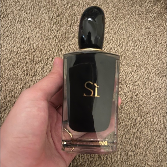 Sì Giorgio Armani Perfume - Picture 1 of 1